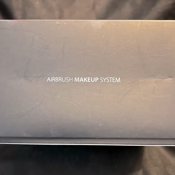 Luminess Airbrush Cosmetics ( Starter Kit ) - Picture 4 of 13